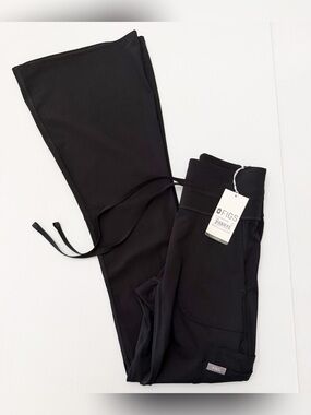 Figs Womens Flare Scrublegging Scrub Pants - Black - XS